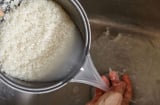 Nên vo gạo mấy lần khi nấu cơm là tốt nhất?