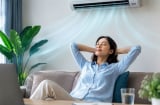 Ngồi điều hòa cả ngày cần lưu ý điều này để da không khô, người không mệt