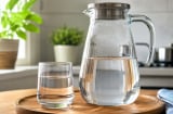 Nước đun sôi để nguội nên dùng trong bao lâu? Nhiều gia đình vẫn uống sai mà không biết