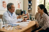 Ung thư đại trực tràng ngày càng gia tăng: Bác sĩ cảnh báo 3 nguồn vi nhựa nhiều người vẫn dùng mỗi ngày