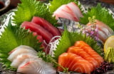 Tía tô trong sushi, sashimi có nhiều công dụng hơn bạn nghĩ: Không chỉ để trang trí
