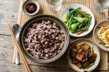 Điều gì xảy ra với cơ thể nếu thường xuyên ăn cơm nấu với các loại đậu?