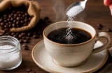Vì sao nên nêm một chút muối vào cà phê?