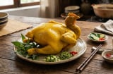 Mẹo luộc gà 'không cần 1 giọt nước' vẫn vàng ươm, mọng nước