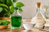 Trộn dầu gió với giấm trắng: Nhiều lợi ích mà gia đình nào cũng cần