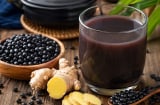 Vì sao nên thêm gừng khi nấu nước đậu đen? Mẹo nhỏ giúp thức uống dễ uống hơn