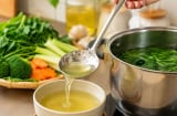 Có nên dùng nước luộc rau? Đây là nước giàu dinh dưỡng hay chứa thành phần không tốt?