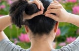 Tại sao bạn nên buộc cao tóc khi đi vệ sinh?