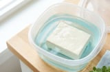 Cách bảo quản đậu phụ cả tuần vẫn thơm ngon, không bị chua