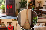  Người xưa rất kiêng để chổi quét nhà ở 5 vị trí này