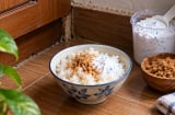 Tại sao nhiều người trộn cơm nguội với xà phòng rồi đặt góc nhà? Hóa ra công dụng bất ngờ
