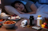 6 nhóm thực phẩm gây mất ngủ mà bạn vô tình ăn uống hằng ngày