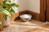 Vì sao nhiều người đặt bát muối ở góc nhà? 4 lý do phía sau không phải ai cũng biết