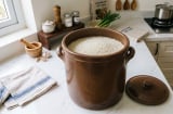 Vị trí kỵ đặt thùng gạo, nhiều gia đình vẫn vô tình mắc phải