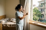 Hay buồn ngủ dù đã uống cà phê? 3 thói quen buổi sáng giúp cơ thể tỉnh táo tự nhiên hơn