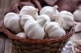 Vì sao nên đặt tỏi trong khu vực nhà bếp?