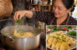 Vò nắm lá này thả vào nòi, gà căng mọng nước, không sợ đỏ xương