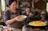Rán trứng cho thêm thứ này trứng vàng ươm, căng phồng