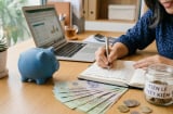 45 tuổi bắt đầu lại tài chính vẫn chưa muộn: 4 sai lầm tiền bạc cần sửa càng sớm càng tốt