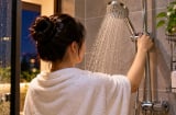 Tắm sau 10 giờ tối có thực sự nguy hiểm? 5 điều cần biết để tránh rước họa vào người