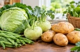 Nhiều người mua rau ngoài chợ về không ăn ngay mà để vài hôm, vì sao?