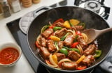 Cách pha xốt chua ngọt sánh mịn, đậm vị, nấu món gì cũng ngon