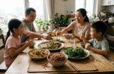 Gạo lứt được nhiều người chọn thay cơm trắng, nhưng 3 nhóm người cần lưu ý khi ăn