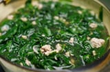 Vì sao nấu rau ngót phải vò?