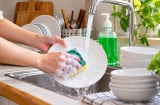 Bỏ ngay thói quen Rửa Bát này kẻo Tăng Nguy Cơ Ốm Đau, Ung Thư cho gia đình