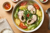 Vì sao nấu canh cá bằng nước lạnh bị tanh hơn so với khi dùng sôi?