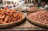 Đi chợ thấy 4 loại đồ khô này, đừng vội mua dù giá rẻ: Có dấu hiệu bất thường cần tránh