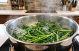 Luộc rau đậy vung hay mở vung?