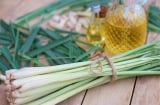 Vì sao nên đặt bó sả vào nhà vệ sinh