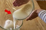Tại sao bạn không nên đổ nước vo gạo xuống cống?
