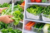 Vì sao không nên rửa rau trước khi cất tủ lạnh, nếu bẩn nên làm thế nào?