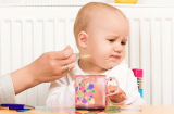 Chuyên gia dinh dưỡng chỉ cách giúp mẹ trị chứng biếng ăn của trẻ