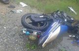 Tai nạn kinh hoàng: Xe máy tông thẳng xe khách, 3 thanh niên chết tức tưởi