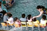Phẫn nộ cực độ: Giáo viên mầm non liên tục dùng thước, tay tát nhiều trẻ em