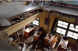 Sàn phòng học tầng 2 bất ngờ sập, 10 học sinh bị thương