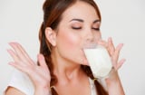 Sai lầm nghiêm trọng 'cấm' bạn được mắc phải khi uống sữa