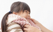 Bé gái suýt ch.ết vì chiếc khăn quàng cổ và lời cảnh báo: Làm gì để bảo vệ trẻ trong mùa đông?