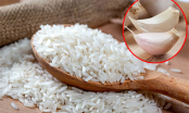 Thả vài tép tỏi vào thùng gạo ai cũng tưởng phí của cho đến khi thấy kết quả