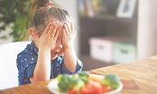 4 sai lầm phổ biến của cha mẹ khiến trẻ biếng ăn, chậm lớn