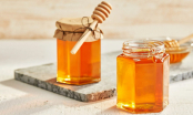 Rắc 1 chút bột này lên mật ong: Biết ngay mật ong nhiều đường hay ít, chất lượng hay không