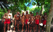 Bộ tộc nguyên thủy sống “thoáng”nhất thế giới: Người dân không thích mặc quần áo, thích xăm mình và nhuộm răng đen