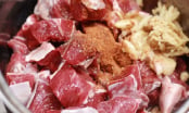 Thịt bò mua về đừng dại ướp cùng muối, cho thêm thứ này đảm bảo thịt mềm ngon, mọng nước