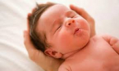 Hướng dẫn cách chăm sóc cho trẻ sơ sinh khi khô, nẻ môi