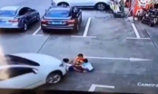 Video: Nữ tài xế mải mê với điện thoại cán qua người 3 trẻ nhỏ