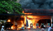 Video: Cháy cây xăng dữ dội ở TP.HCM, 40 xe máy bị thiêu rụi