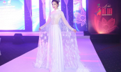 Diện áo dài đính lông vũ, Hoa hậu Mỹ Linh khoe vẻ đẹp 'không góc chết'
